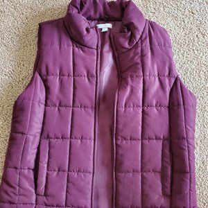 New York & Company women's purple stuffer vest, sewing forming plaid. 2 pockets.